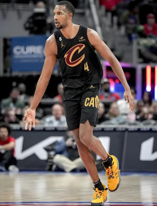 关于转会期NBA常规赛焦点战；印第安纳步行者更衣室发声；话题不断；身体对抗强度拉满的信息-AYX SPORTS